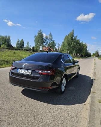 Skoda Superb cena 85000 przebieg: 161000, rok produkcji 2018 z Barczewo małe 191